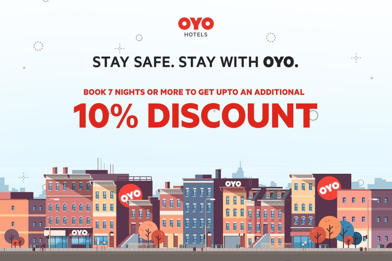 Oyo Hotel Burlington South Екстериор снимка